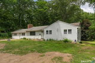 11 Autumn Lane, Clinton, CT 06413