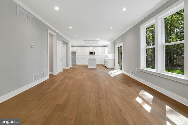 2 RAILROAD AVE, Bayville, NJ 08721