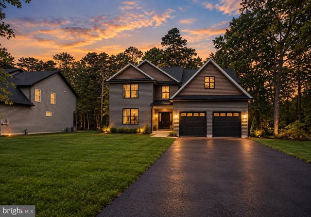 2 RAILROAD AVE, Bayville, NJ 08721