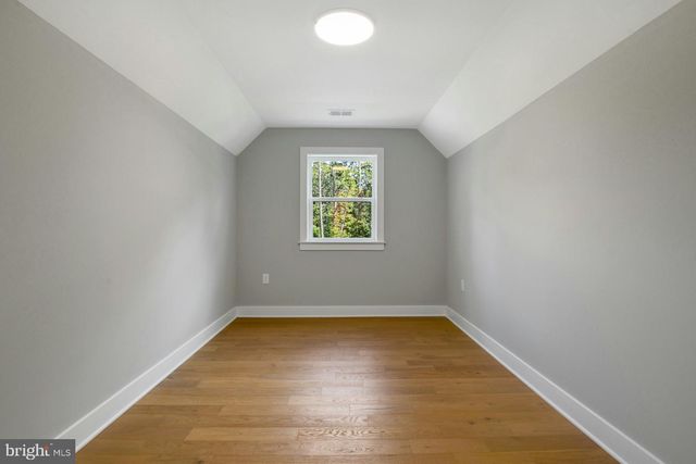 2 RAILROAD AVE, Bayville, NJ 08721