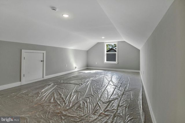 2 RAILROAD AVE, Bayville, NJ 08721