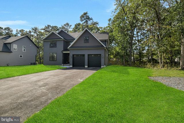 2 RAILROAD AVE, Bayville, NJ 08721