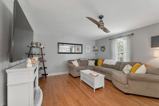 17 Blueberry Hill Road, Raymond, NH 03077