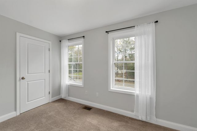 17 Blueberry Hill Road, Raymond, NH 03077