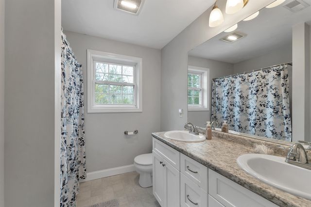 17 Blueberry Hill Road, Raymond, NH 03077
