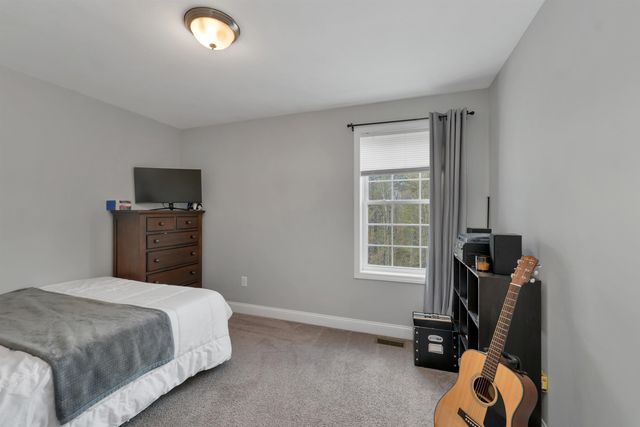 17 Blueberry Hill Road, Raymond, NH 03077