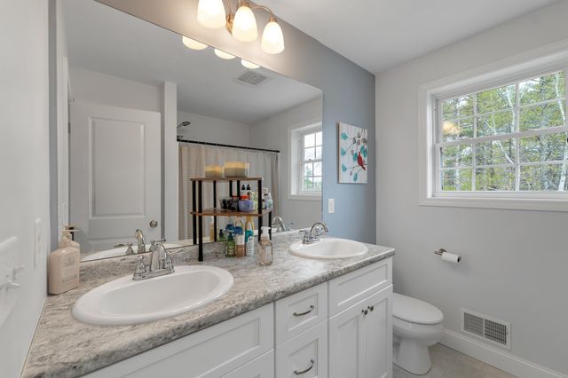 17 Blueberry Hill Road, Raymond, NH 03077
