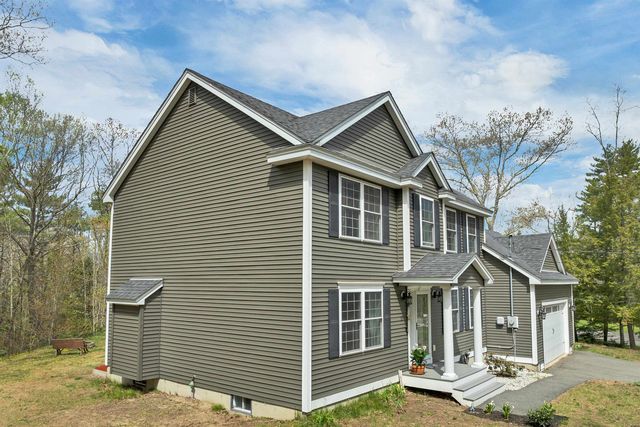 17 Blueberry Hill Road, Raymond, NH 03077