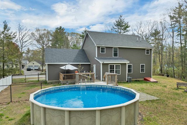 17 Blueberry Hill Road, Raymond, NH 03077