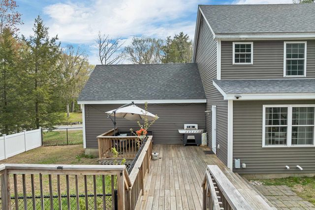 17 Blueberry Hill Road, Raymond, NH 03077