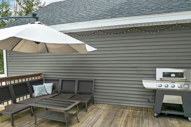 17 Blueberry Hill Road, Raymond, NH 03077