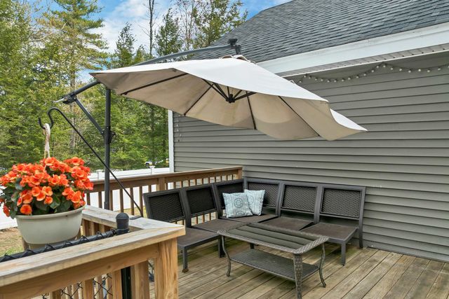 17 Blueberry Hill Road, Raymond, NH 03077