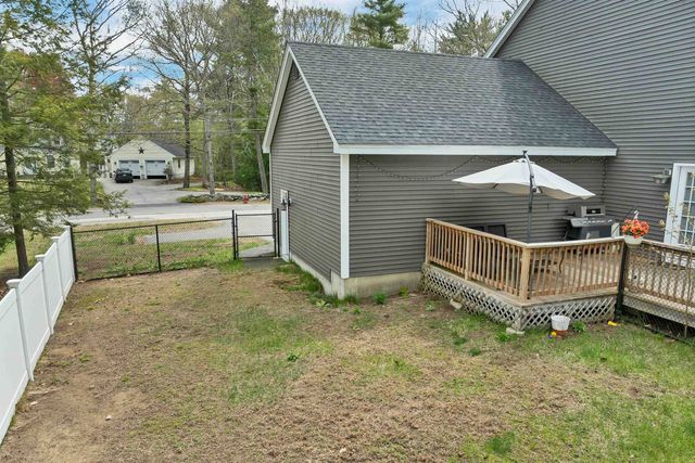 17 Blueberry Hill Road, Raymond, NH 03077