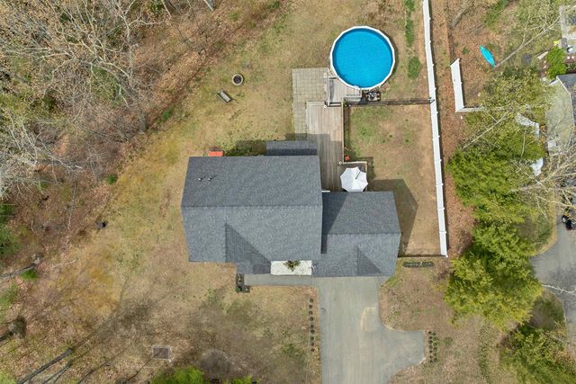 17 Blueberry Hill Road, Raymond, NH 03077