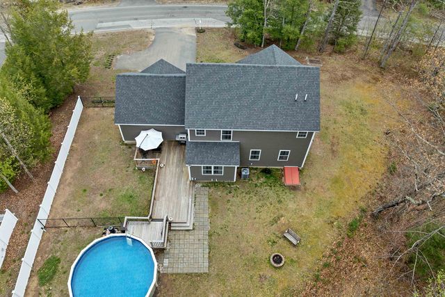 17 Blueberry Hill Road, Raymond, NH 03077