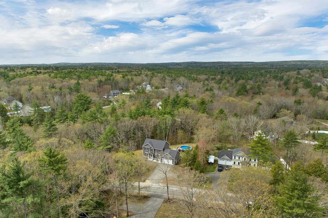 17 Blueberry Hill Road, Raymond, NH 03077