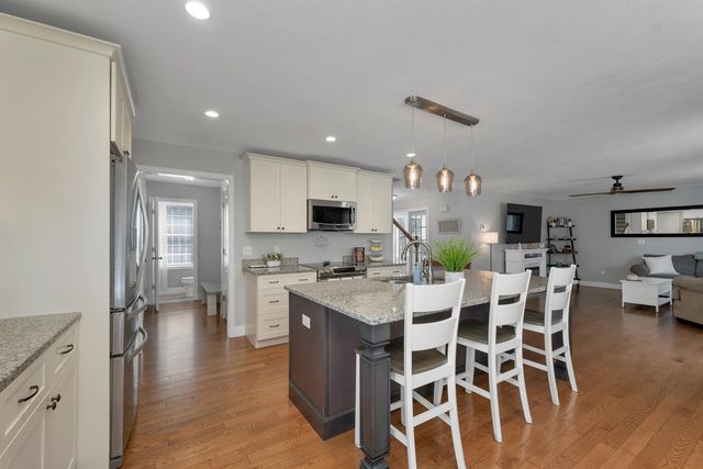 17 Blueberry Hill Road, Raymond, NH 03077