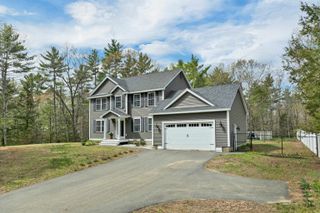 17 Blueberry Hill Road, Raymond, NH 03077