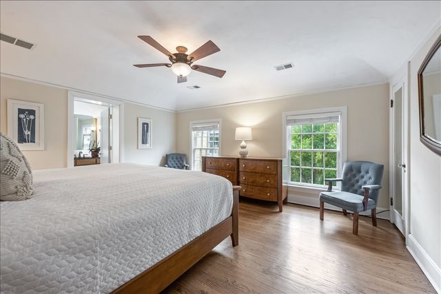 700 Kent Road, Kenilworth, IL 60043