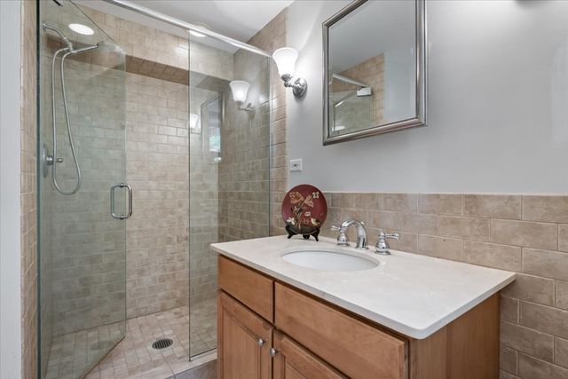 700 Kent Road, Kenilworth, IL 60043