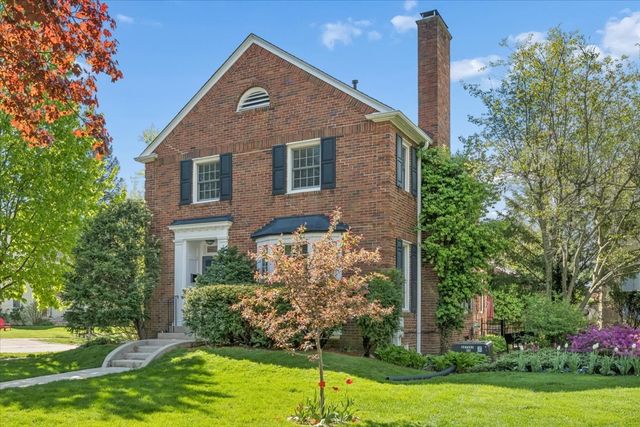 700 Kent Road, Kenilworth, IL 60043