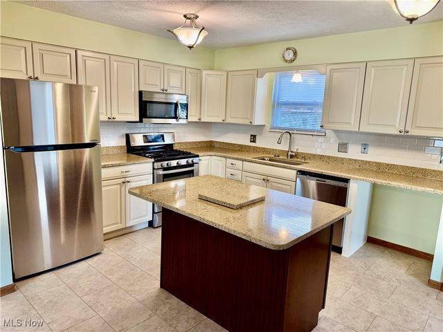 4004 Powell Street, Parkersburg, WV 26104