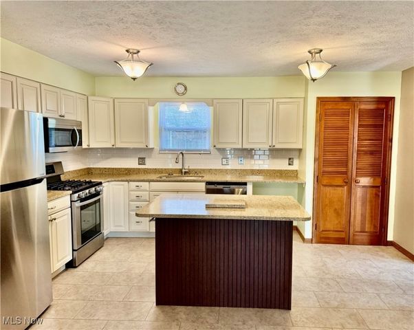 4004 Powell Street, Parkersburg, WV 26104