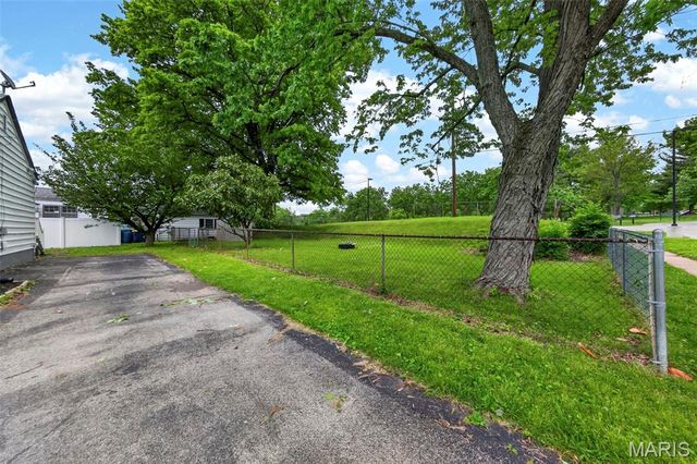 10732 Saint Francis Lane, St Ann, MO 63074