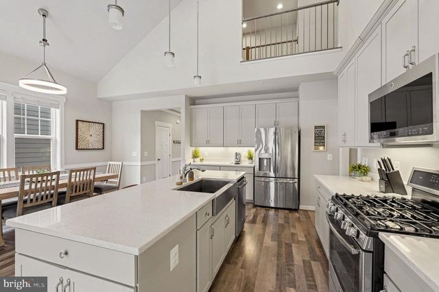 17929 WOODS DR, Dumfries, VA 22026