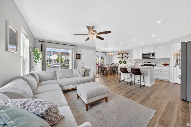 984 N CENTER ST, Santaquin, UT 84655