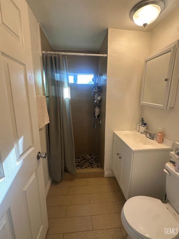 201 McCord Avenue 52, Bakersfield, CA 93308