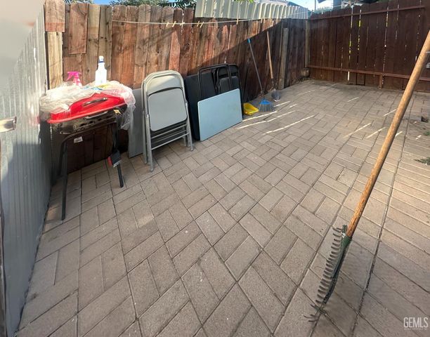 201 McCord Avenue 52, Bakersfield, CA 93308