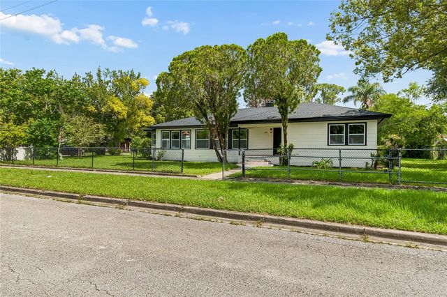 400 PLUMOSA DRIVE, Sanford, FL 32771