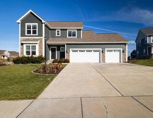 W198N5020 Hickory STREET, Menomonee Falls, WI 53051