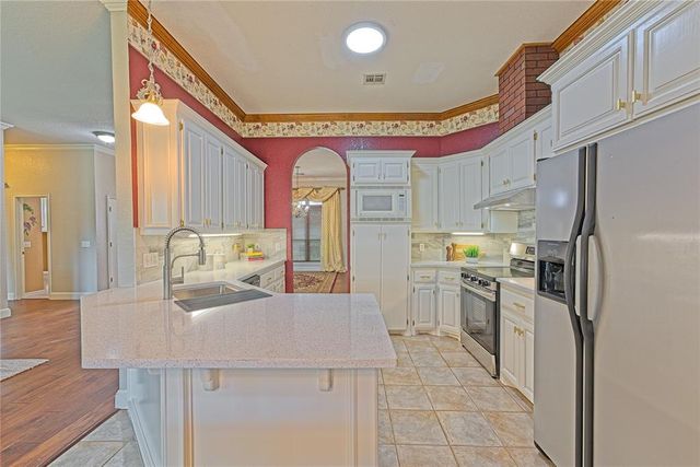 3608 Buckingham Drive, Norman, OK 73072