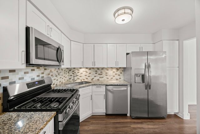 7300 Fairview Avenue 206, Downers Grove, IL 60516