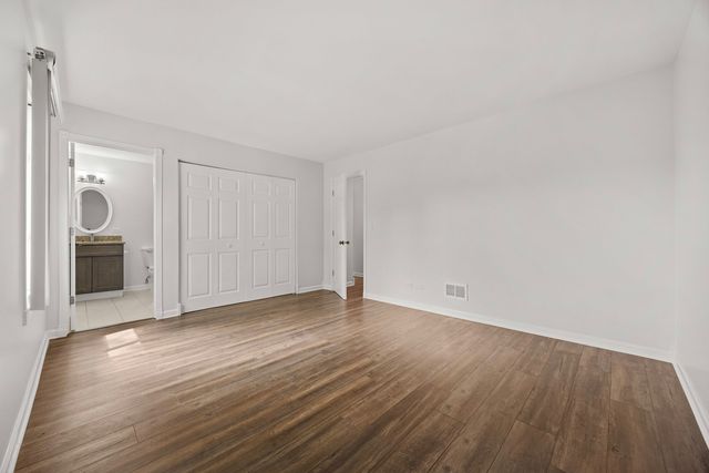 7300 Fairview Avenue 206, Downers Grove, IL 60516
