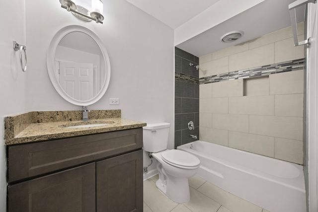 7300 Fairview Avenue 206, Downers Grove, IL 60516