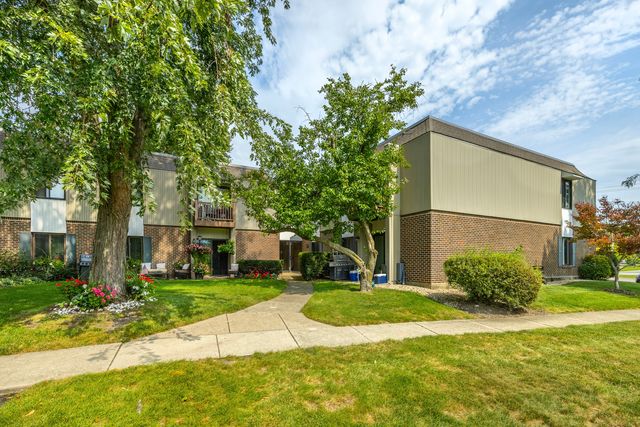 7300 Fairview Avenue 206, Downers Grove, IL 60516