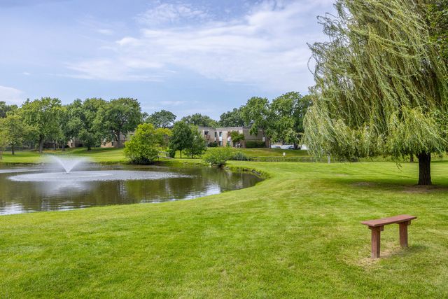 7300 Fairview Avenue 206, Downers Grove, IL 60516
