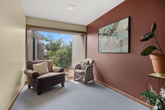 7300 Fairview Avenue 206, Downers Grove, IL 60516