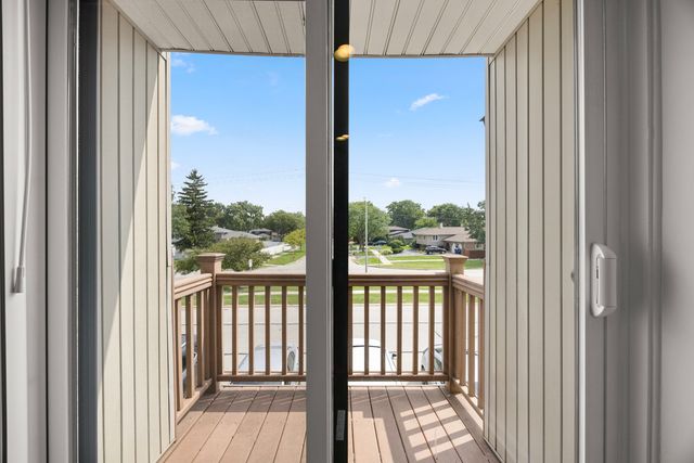 7300 Fairview Avenue 206, Downers Grove, IL 60516