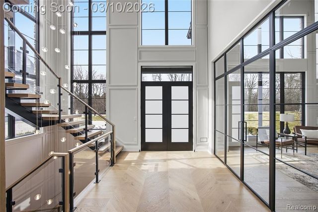 3281 Chickering Lane, Bloomfield Hills, MI 48302