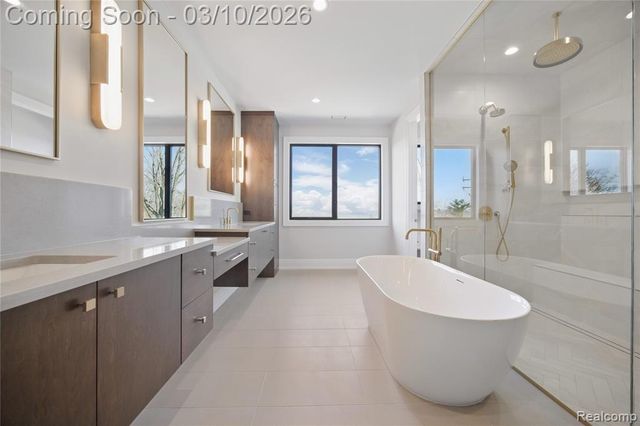 3281 Chickering Lane, Bloomfield Hills, MI 48302