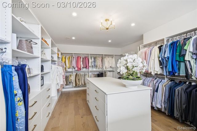 3281 Chickering Lane, Bloomfield Hills, MI 48302