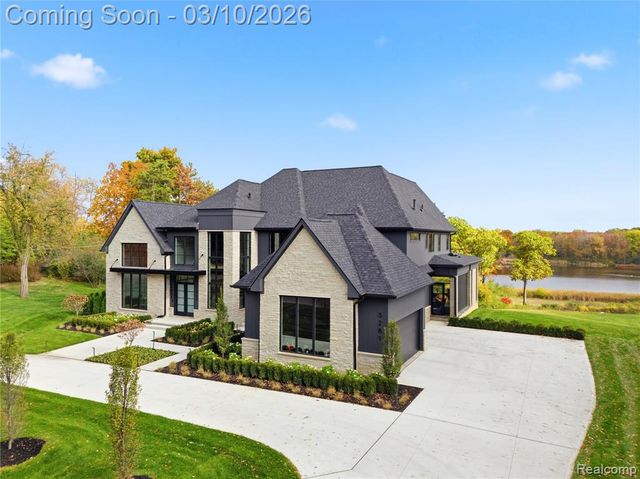 3281 Chickering Lane, Bloomfield Hills, MI 48302