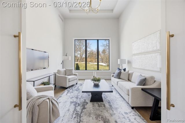 3281 Chickering Lane, Bloomfield Hills, MI 48302