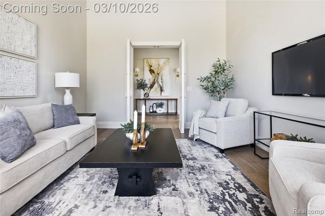 3281 Chickering Lane, Bloomfield Hills, MI 48302