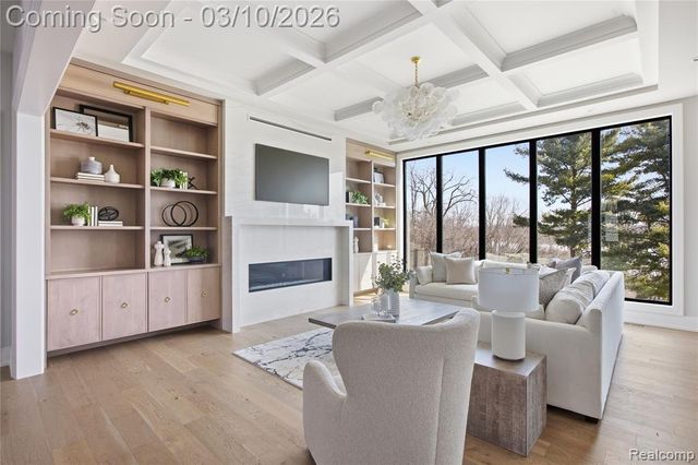 3281 Chickering Lane, Bloomfield Hills, MI 48302