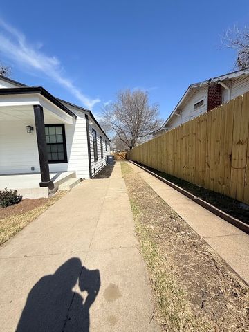 847 E Powell Avenue, Fort Worth, TX 76104